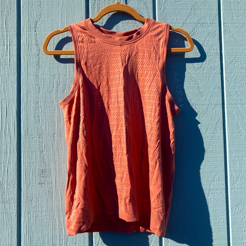 Lululemon tank size 6